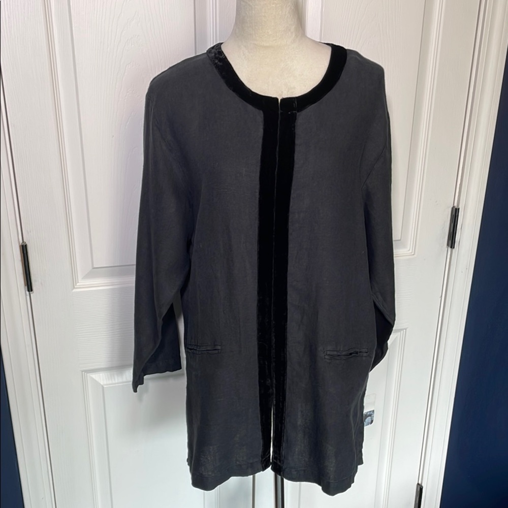 NWT Kiko 100% Linen Long Sleeve Tunic Shirt in Charcoalβ with Black Velvet Trim
